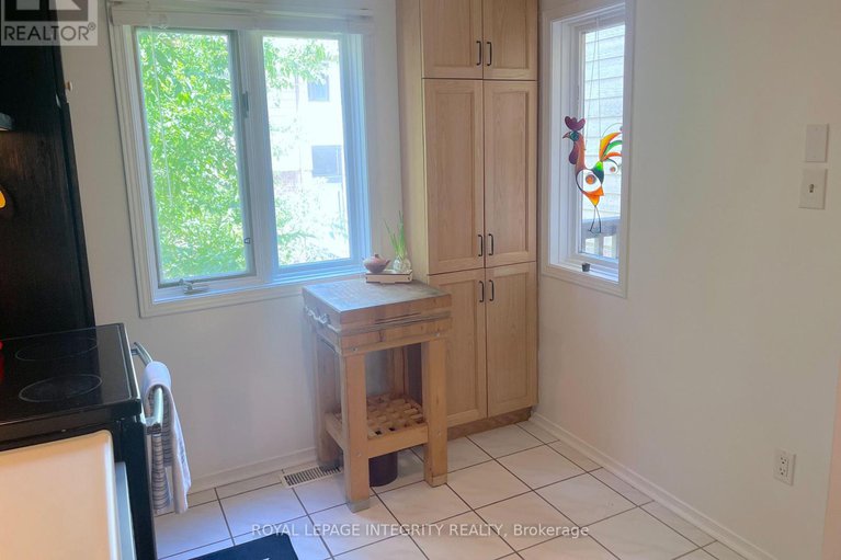 28841165/1471-bryson-lane/sawmill-creektimbermill/ottawa/ontario/K1T2T7_15