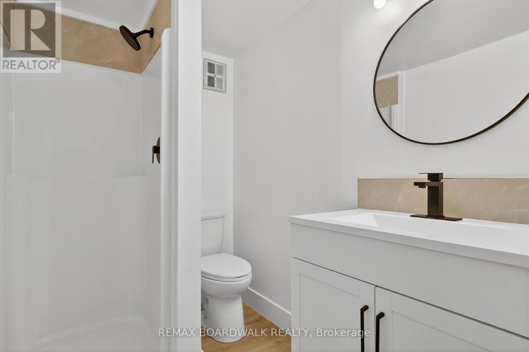 29437074/38-courtney-road-w/glencairnhazeldean/ottawa/ontario/K2L1L8_27