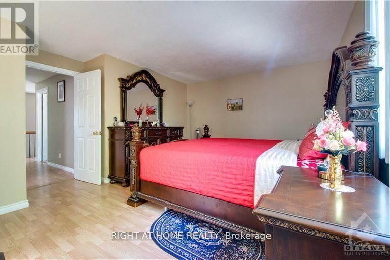 27968976/6078-rivercrest-drive/chapel-hill/ottawa/ontario/K1C5R2_19
