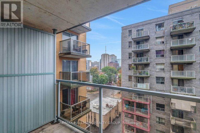 28940171/802-429-somerset-street-w/ottawa-centre/ottawa/ontario/K2P2P5_19