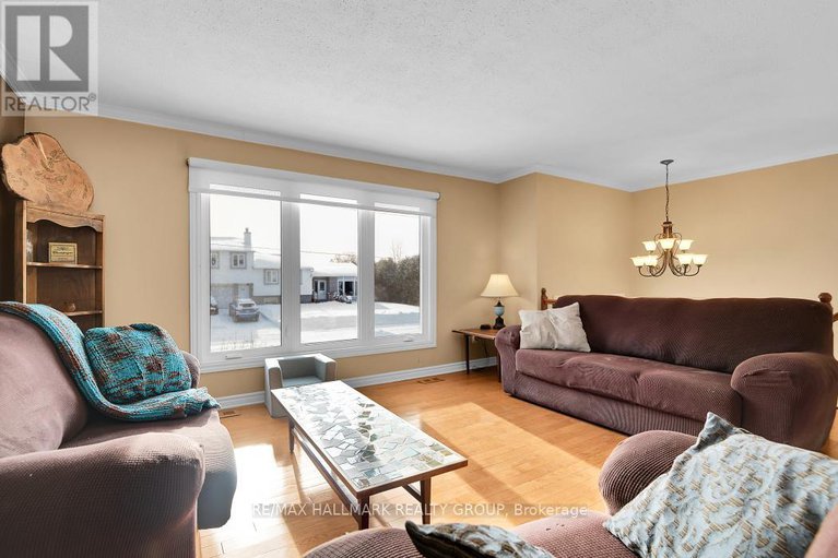 29304651/79-bourdeau-crescent/embrun/russell/ontario/K0A1W0_5