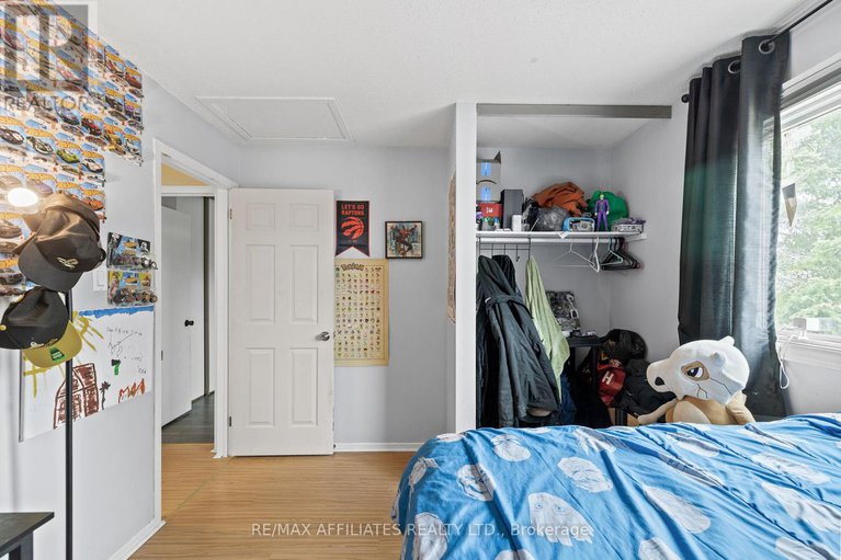 28295817/43-bluegrass-drive/bridlewood/ottawa/ontario/K2M1G2_25