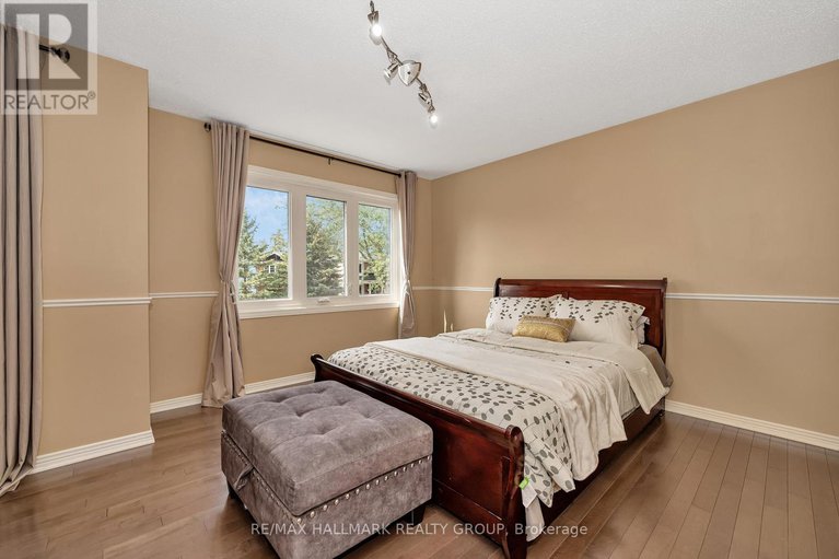 28721094/16-hawley-crescent/bridlewood/ottawa/ontario/K2M1T3_18