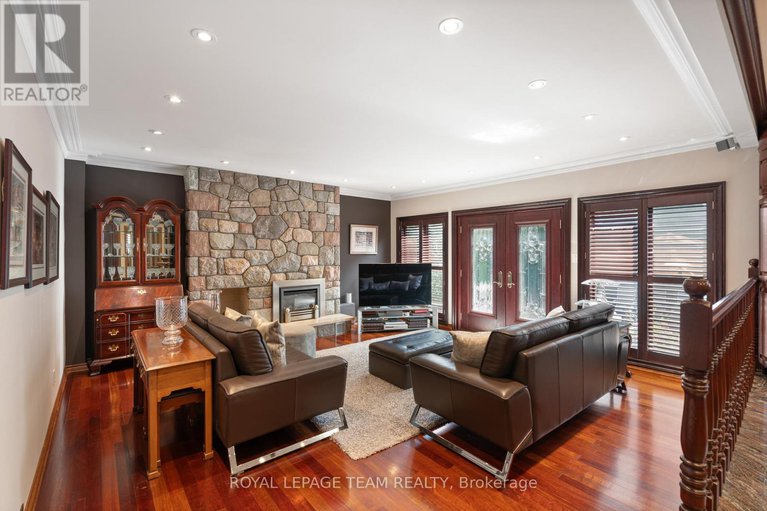 28150557/10-nancy-avenue/sheahan-estatestrend-village/ottawa/ontario/K2H8L4_16