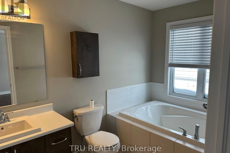 29338433/130-eric-maloney-way/blossom-parkkemp-parkfindlay-creek/ottawa/ontario/K1T0R1_27