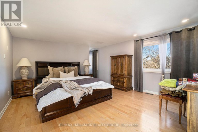 28569647/1053-chelsea-drive/viscount-alexander-park/ottawa/ontario/K1K0M7_23