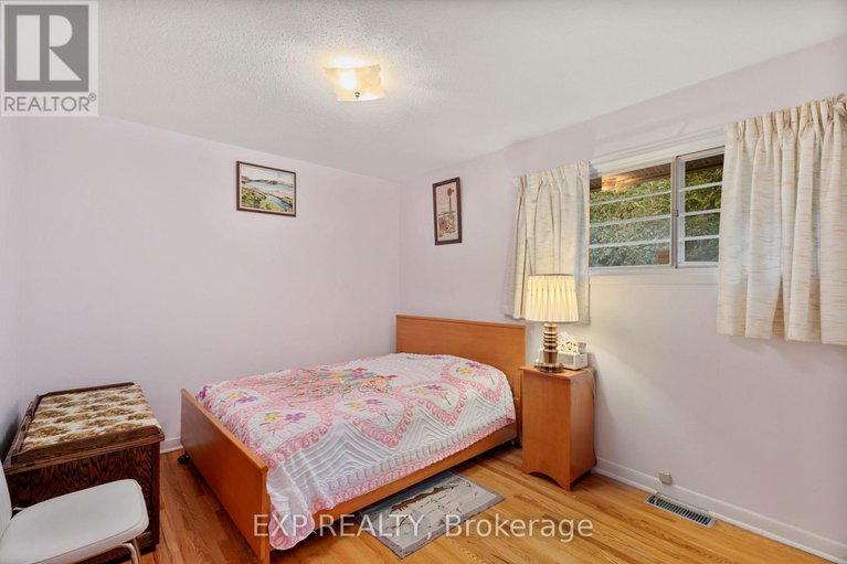 29114115/1233-meadowlands-drive-e/city-viewskylinefisher-heightsparkwood-hills/ottawa/ontario/K2E6K2_24