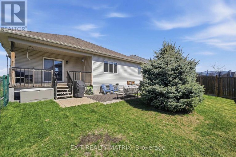29681482/129-abbey-crescent/village-of-russell/russell/ontario/K4R1A1_35