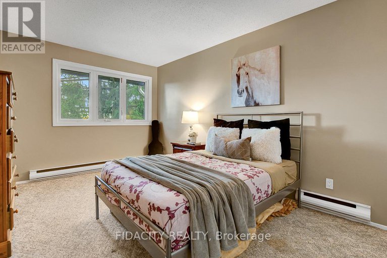 29034615/61-159-salter-crescent/beaverbrook/ottawa/ontario/K2K1Y8_14