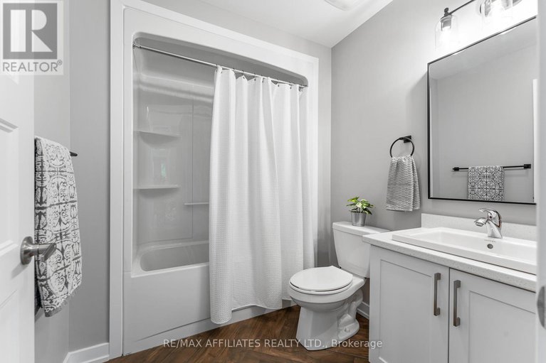 28381839/156-hybrid-street/embrun/russell/ontario/K0A1W0_38