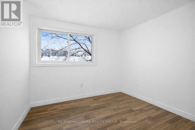 29293423/7-86-esterlawn-private/mckellar-heightsglabar-park/ottawa/ontario/K2A4C1_37