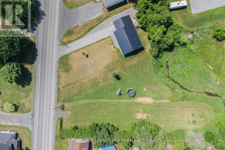 28804452/66-front-street/finch/north-stormont/ontario/K0C1K0_37