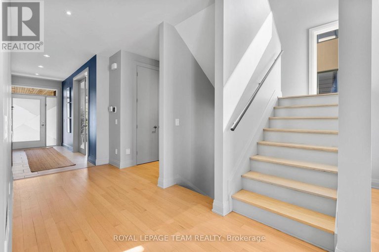 28584375/304-long-acres-street/bridlewood/ottawa/ontario/K2M0H1_24