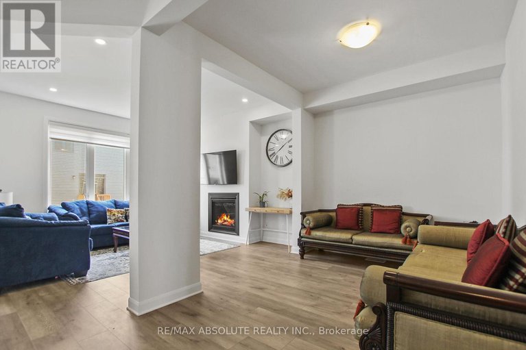 28623552/145-invention-boulevard/morgans-grantsouth-march/ottawa/ontario/K2W0L9_16