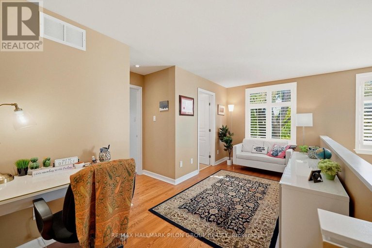 29684347/2380-virginia-drive/urbandale-acres/ottawa/ontario/K1H6S2_19