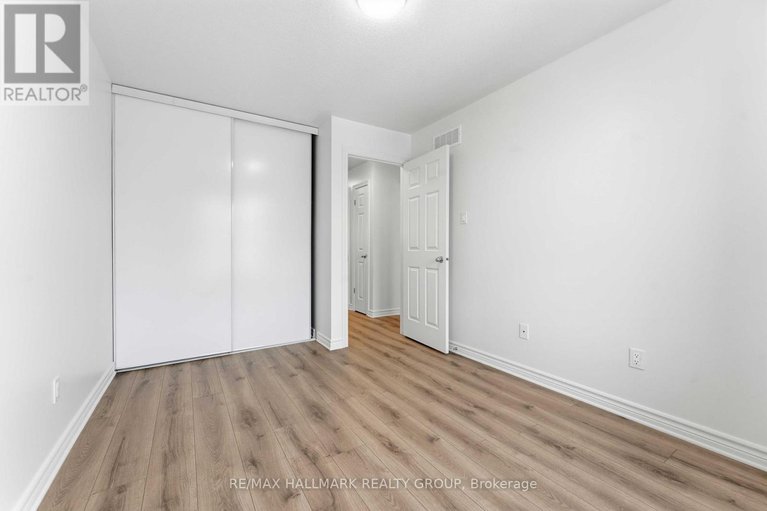 29099475/123-silvermoon-crescent/avalon-east/ottawa/ontario/K4A0P5_26