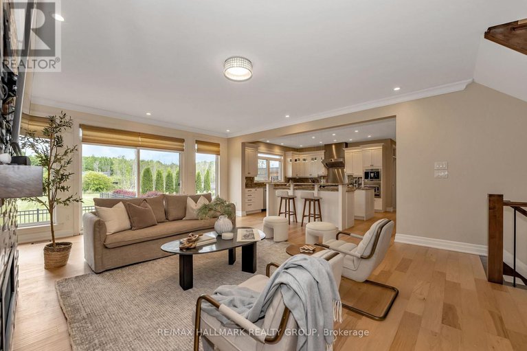 28423041/5813-red-castle-ridge/manotick-east-to-manotick-station/ottawa/ontario/K4M0A4_8