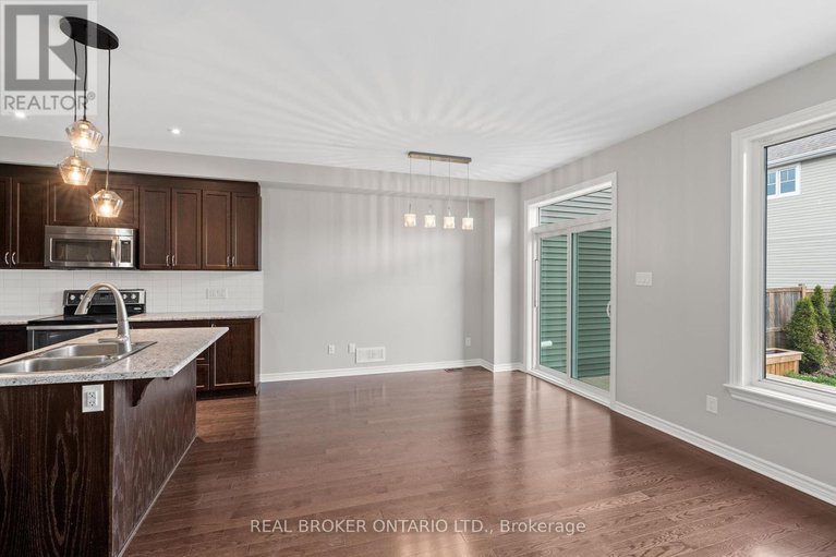 28421576/792-cedar-creek-drive/blossom-parkkemp-parkfindlay-creek/ottawa/ontario/K1T0M6_18