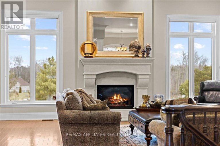 28568193/1530-creagan-court/cumberland-estates/ottawa/ontario/K4C0A5_12