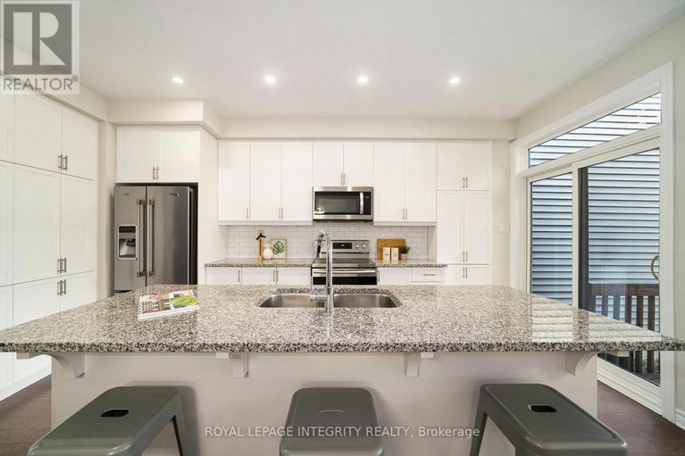 28847950/540-edenwylde-drive/remainder-of-stittsville-area/ottawa/ontario/K2S2K4_11