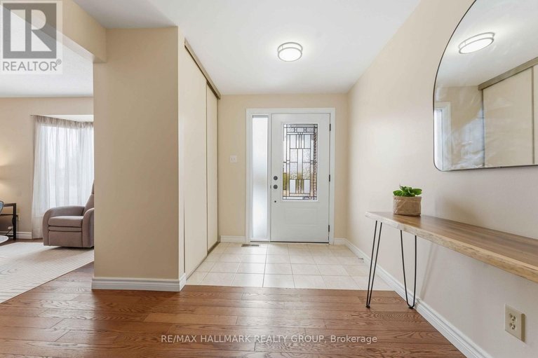 29645629/6033-meadowglen-drive/chapel-hill/ottawa/ontario/K1C5V4_3