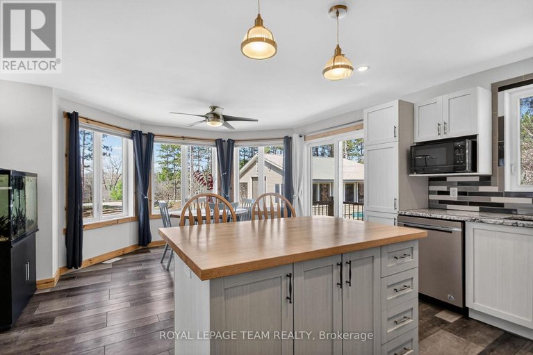 29639419/130-station-road/drummondnorth-elmsley-north-elmsley-twp/drummondnorth-elmsley/ontario/K7A4S4_11