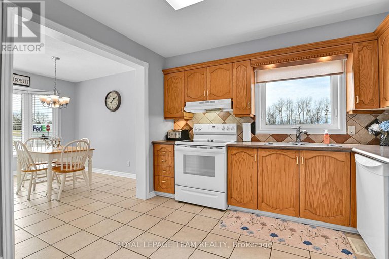 28179012/1728-smithers-crescent/chateauneuf/ottawa/ontario/K1C4X2_9