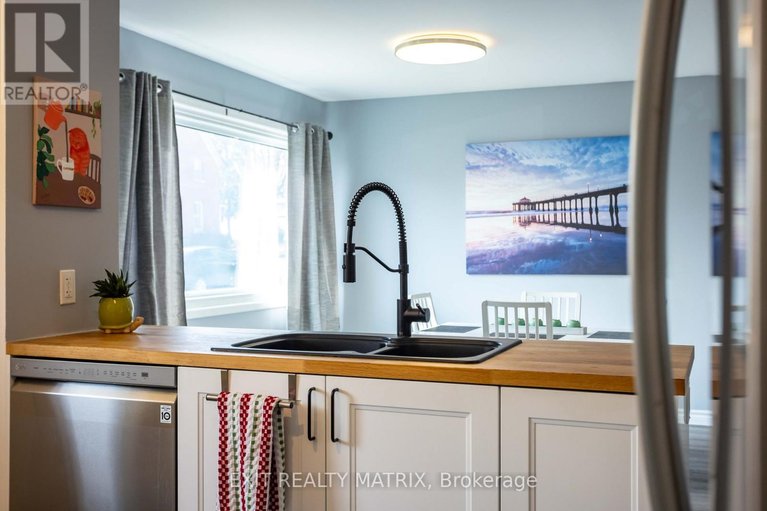 29601453/474-queen-street/winchester/north-dundas/ontario/K0C2K0_16