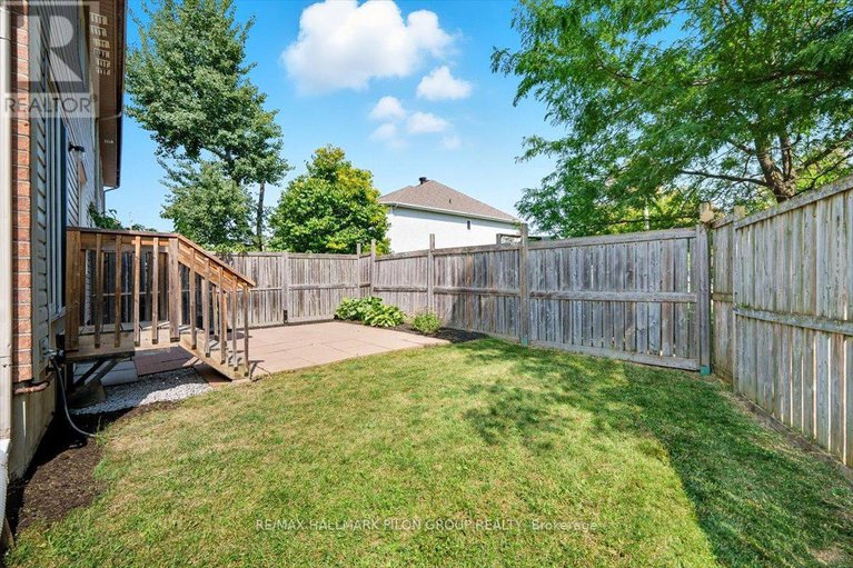 28847182/2064-breezewood-street/springridgeeast-village/ottawa/ontario/K4A4R9_24