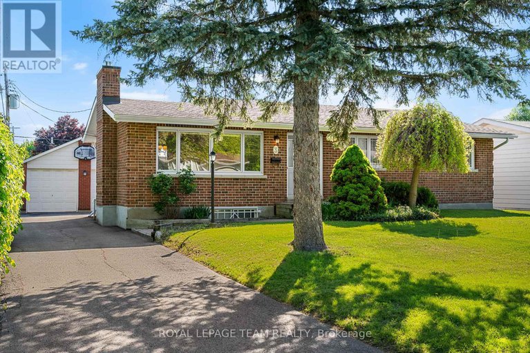 28386373/3-millbrook-crescent/city-viewskylinefisher-heightsparkwood-hills/ottawa/ontario/K2E5B6_2