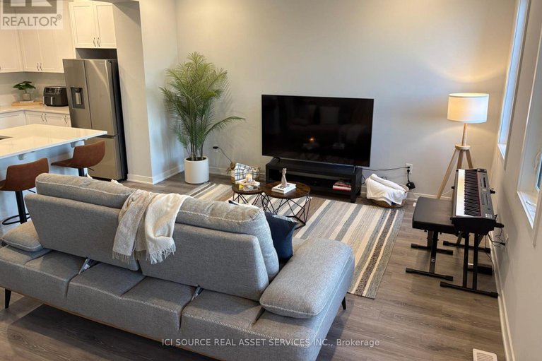 29263044/617-quilter-row/goulbourn-twp-from-franktown-rdsouth-to-rideau/ottawa/ontario/K0A2Z0_6