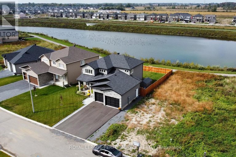 29689820/643-parkview-terrace/village-of-russell/russell/ontario/K4R0C6_28