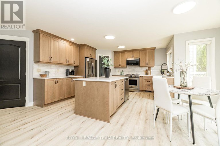 28449853/333-timbertrail-terrace/springridgeeast-village/ottawa/ontario/K4A5A6_11