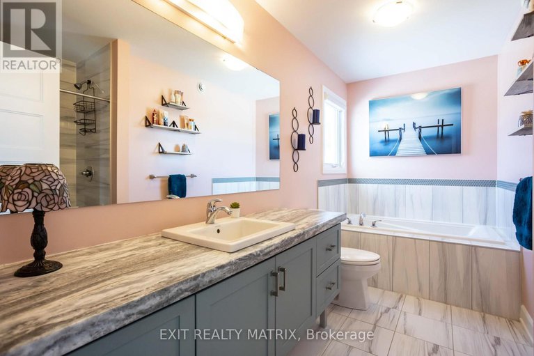 29378687/273-central-park-boulevard/village-of-russell/russell/ontario/K4R0E9_18