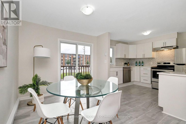 29445571/2098-eric-crescent/pineview/ottawa/ontario/K1B4P4_17