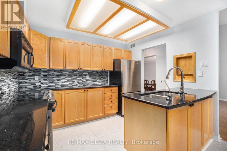 28529206/664-arc-en-ciel-street/fallingbrookgardenway-south/ottawa/ontario/K4A3H8_13