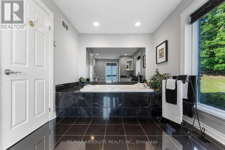 28810796/1724-river-road/mcnabbraeside-twps/mcnabbraeside/ontario/K0A1G0_22