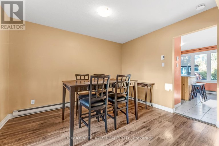 28882637/2101-eric-crescent/pineview/ottawa/ontario/K1B4P5_9