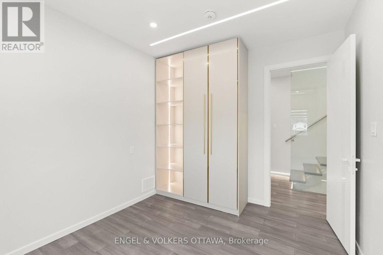 29362000/258-northwestern-avenue/ottawa-westtunneys-pasture/ottawa/ontario/K1Y0M3_26