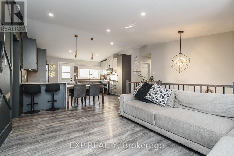 28347663/1885-arizona-avenue/urbandale-acres/ottawa/ontario/K1H6Z5_8
