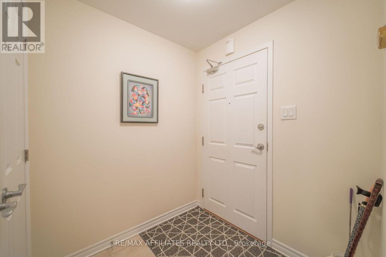 28229405/201-220-janka-private/emerald-meadowstrailwest/ottawa/ontario/K2V0E6_6