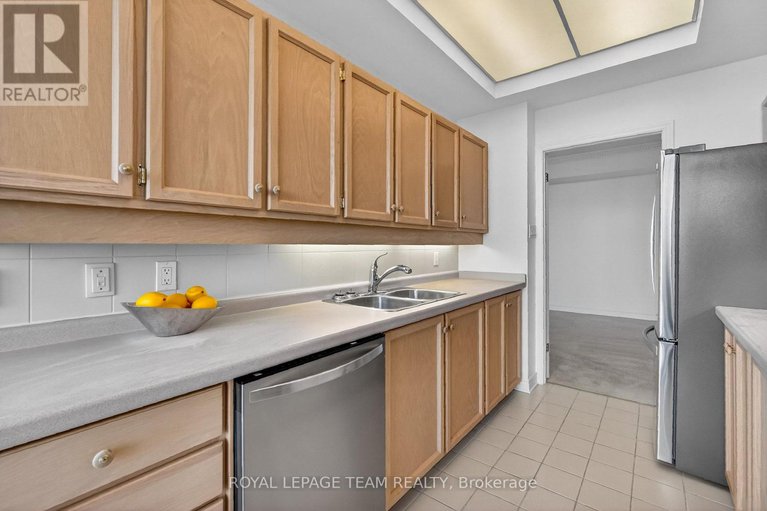 29358025/503-1480-riverside-drive/riverview-park/ottawa/ontario/K1G5H2_25