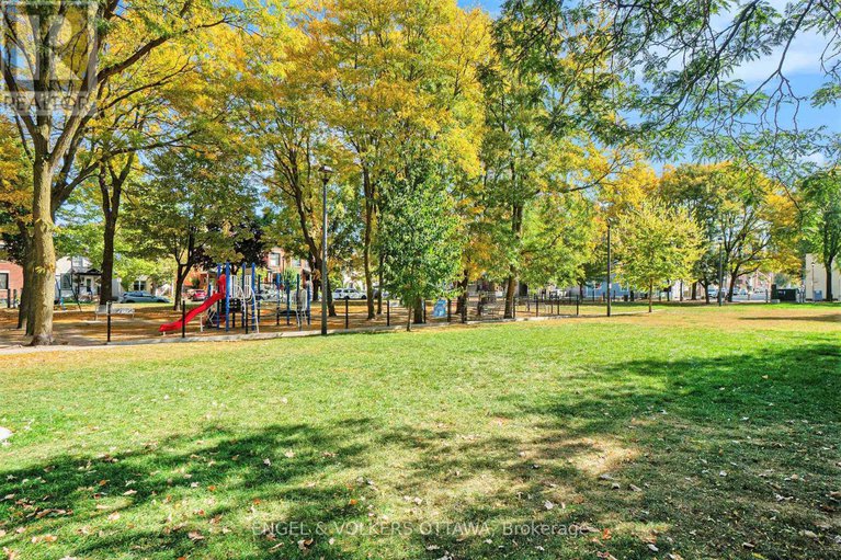 29326816/313-205-bolton-street/lower-townbyward-market/ottawa/ontario/K1N1K7_27