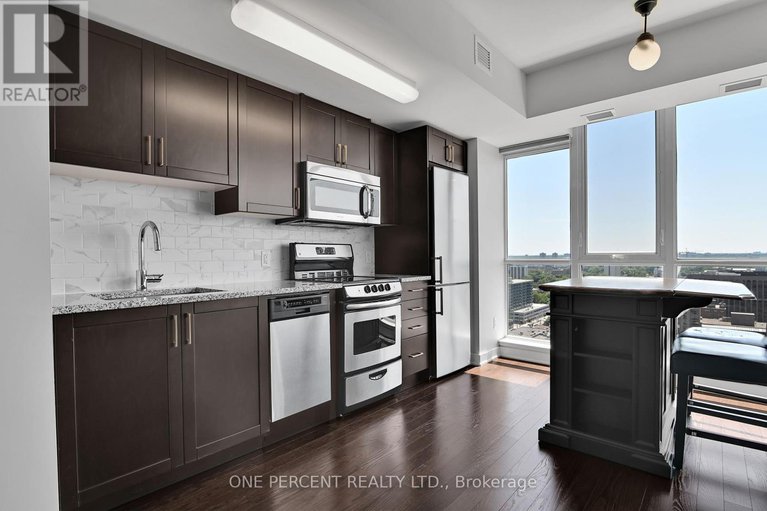 28549705/1905-40-nepean-street/ottawa-centre/ottawa/ontario/K2P0X5_17