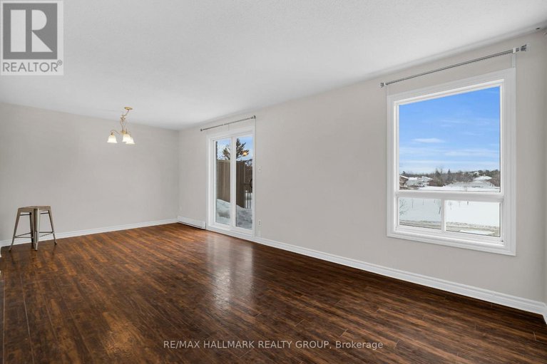 29371944/f-3070-councillors-way/blossom-parkleitrim/ottawa/ontario/K1T2S6_3