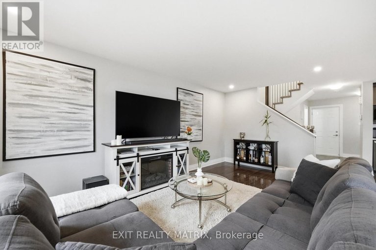 29646598/368-twilight-avenue/village-of-russell/russell/ontario/K4R0E6_14