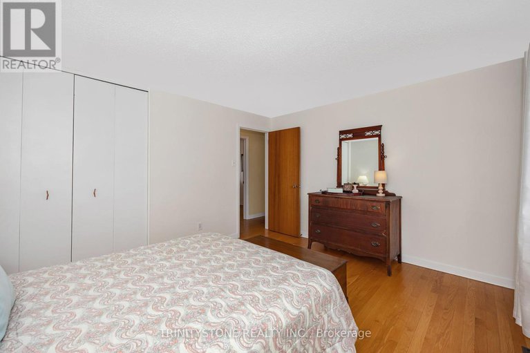 28500513/7-pulford-crescent/bayshore/ottawa/ontario/K2B6L6_27