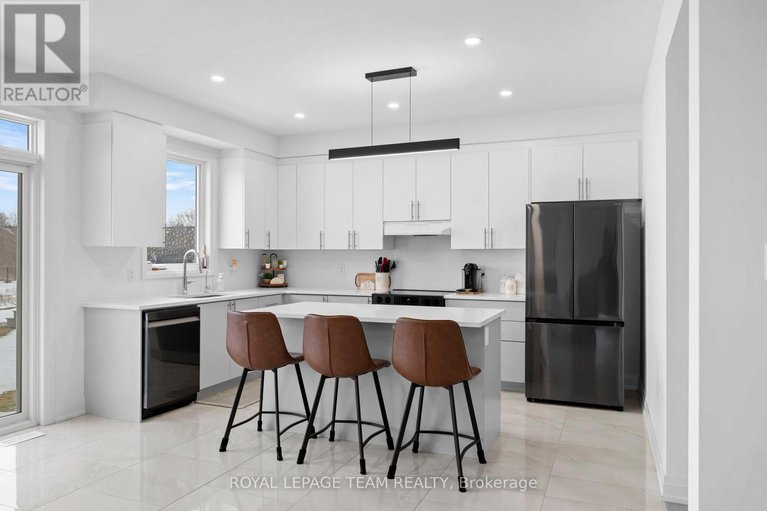 29484590/437-fleet-canuck-private/huntley-ward-south-east/ottawa/ontario/K0A1L0_15