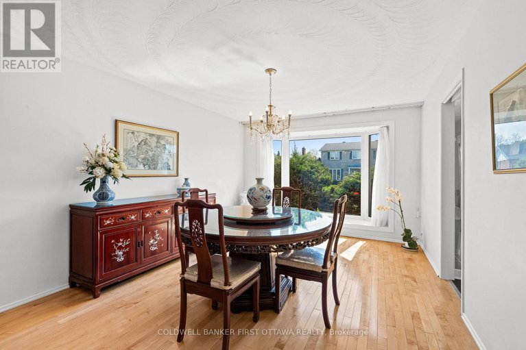 28315563/16-denewood-crescent/pineglencountry-place/ottawa/ontario/K2E7G5_11