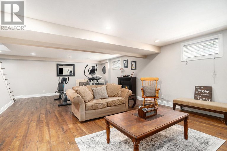 28589212/8289-rodney-farm-drive/osgoode-twp-north-of-reg-rd-6/ottawa/ontario/K0A2P0_34